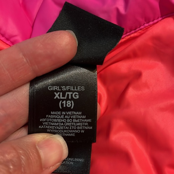 The North Face Hot Pink Quilted Jacket - Picture 16 of 16